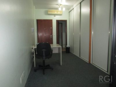 Conjunto/Sala à venda com 32m² no bairro Petrópolis em Porto Alegre - Foto 4