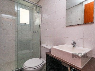 Apartamento à venda com 70m², 3 quartos, 1 suíte, 1 vaga no bairro Partenon em Porto Alegre - Foto 11