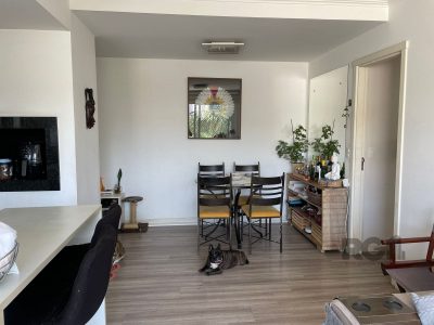 Apartamento à venda com 75m², 3 quartos, 1 suíte, 2 vagas no bairro Partenon em Porto Alegre - Foto 5