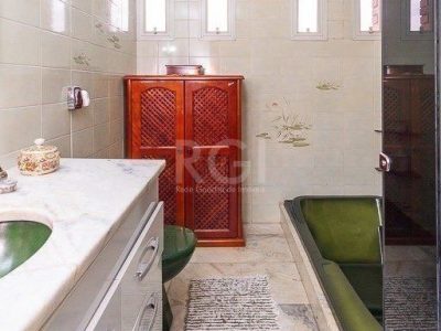 Casa à venda com 350m², 3 quartos, 2 suítes, 5 vagas no bairro Santo Antônio em Porto Alegre - Foto 9