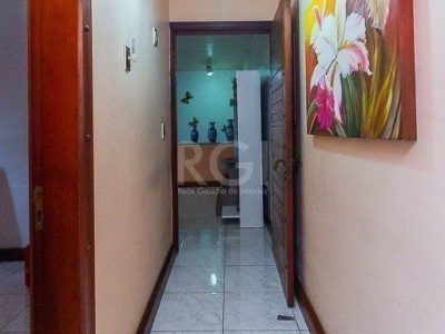 Casa à venda com 350m², 3 quartos, 2 suítes, 5 vagas no bairro Santo Antônio em Porto Alegre - Foto 11