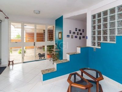 Casa à venda com 350m², 3 quartos, 2 suítes, 5 vagas no bairro Santo Antônio em Porto Alegre - Foto 21