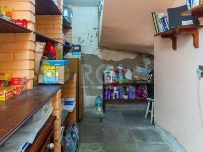 Casa à venda com 350m², 3 quartos, 2 suítes, 5 vagas no bairro Santo Antônio em Porto Alegre - Foto 22