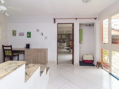 Casa à venda com 350m², 3 quartos, 2 suítes, 5 vagas no bairro Santo Antônio em Porto Alegre - Foto 23