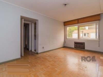 Apartamento à venda com 137m², 3 quartos, 1 suíte, 1 vaga no bairro Rio Branco em Porto Alegre - Foto 2