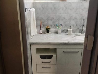 Apartamento à venda com 101m², 2 quartos, 1 vaga no bairro Medianeira em Porto Alegre - Foto 8