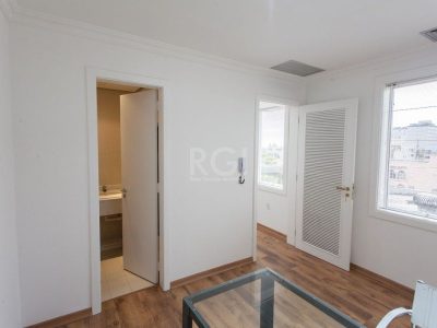 Conjunto/Sala à venda com 32m², 1 quarto, 1 vaga no bairro Floresta em Porto Alegre - Foto 12