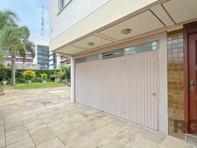 Casa à venda com 325m², 3 quartos, 1 suíte, 5 vagas no bairro Santa Tereza em Porto Alegre - Foto 12