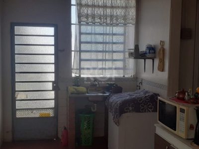 Casa à venda com 246m², 4 quartos, 2 vagas no bairro Tristeza em Porto Alegre - Foto 11