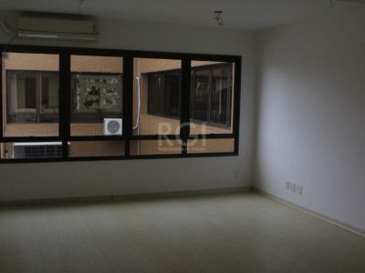 Conjunto/Sala à venda com 42m², 1 vaga no bairro Praia de Belas em Porto Alegre - Foto 2