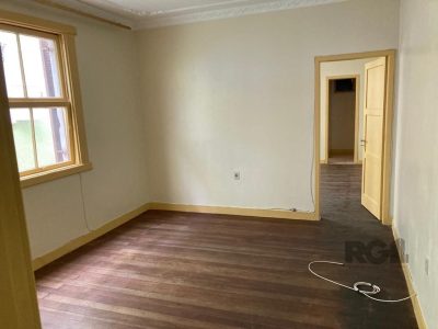 Apartamento à venda com 107m², 3 quartos, 2 suítes no bairro Floresta em Porto Alegre - Foto 2