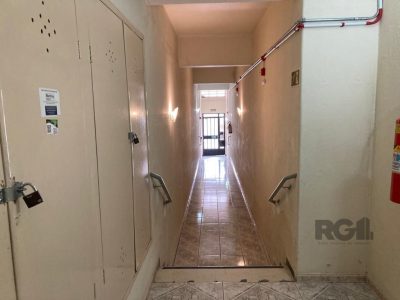 Apartamento à venda com 107m², 3 quartos, 2 suítes no bairro Floresta em Porto Alegre - Foto 9