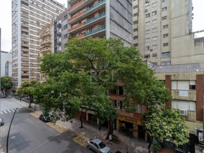 Apartamento à venda com 171m², 3 quartos, 1 suíte, 2 vagas no bairro Centro Histórico em Porto Alegre - Foto 11