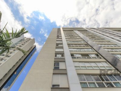 Apartamento à venda com 126m², 3 quartos, 1 suíte, 2 vagas no bairro Petrópolis em Porto Alegre - Foto 4