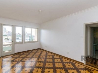 Apartamento à venda com 126m², 3 quartos, 1 suíte no bairro Centro Histórico em Porto Alegre - Foto 2