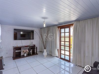 Casa à venda com 270m², 5 quartos, 2 suítes, 2 vagas no bairro Cristal em Porto Alegre - Foto 2