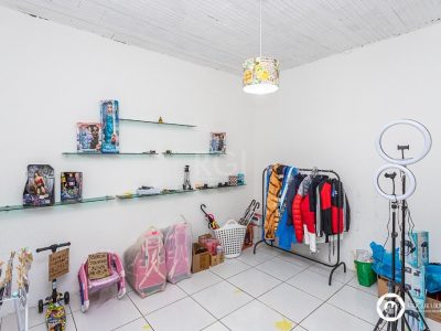 Casa à venda com 270m², 5 quartos, 2 suítes, 2 vagas no bairro Cristal em Porto Alegre - Foto 17