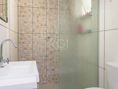 Casa à venda com 270m², 5 quartos, 2 suítes, 2 vagas no bairro Cristal em Porto Alegre - Foto 29