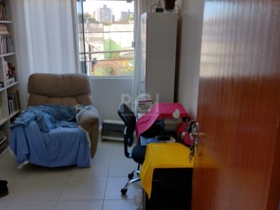 Casa à venda com 100m², 3 quartos, 1 vaga no bairro Jardim Itu em Porto Alegre - Foto 9