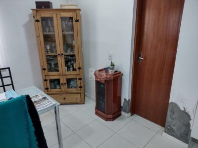 Casa à venda com 100m², 3 quartos, 1 vaga no bairro Jardim Itu em Porto Alegre - Foto 13