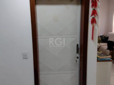 Casa à venda com 100m², 3 quartos, 1 vaga no bairro Jardim Itu em Porto Alegre - Foto 15