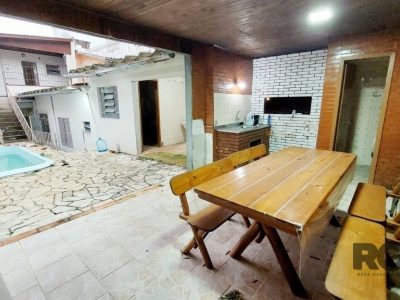 Casa à venda com 200m², 3 quartos, 1 suíte, 3 vagas no bairro Azenha em Porto Alegre - Foto 35