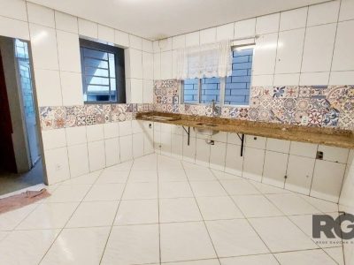 Casa à venda com 200m², 3 quartos, 1 suíte, 3 vagas no bairro Azenha em Porto Alegre - Foto 14