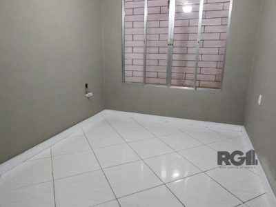 Casa à venda com 200m², 3 quartos, 1 suíte, 3 vagas no bairro Azenha em Porto Alegre - Foto 4