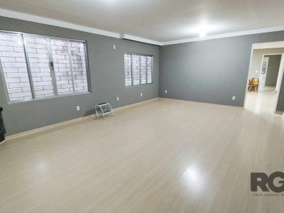 Casa à venda com 200m², 3 quartos, 1 suíte, 3 vagas no bairro Azenha em Porto Alegre - Foto 2