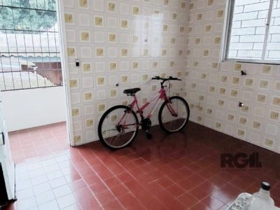 Casa à venda com 200m², 3 quartos, 1 suíte, 3 vagas no bairro Azenha em Porto Alegre - Foto 13