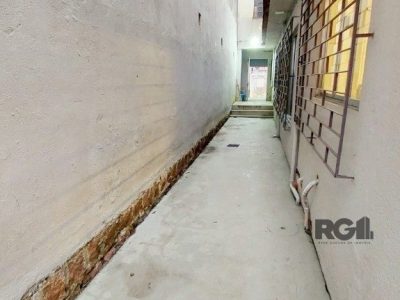 Casa à venda com 200m², 3 quartos, 1 suíte, 3 vagas no bairro Azenha em Porto Alegre - Foto 16