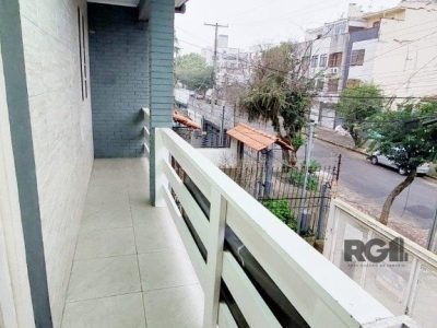 Casa à venda com 200m², 3 quartos, 1 suíte, 3 vagas no bairro Azenha em Porto Alegre - Foto 19