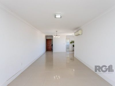 Apartamento à venda com 136m², 3 quartos, 1 suíte, 2 vagas no bairro Cristo Redentor em Porto Alegre - Foto 9