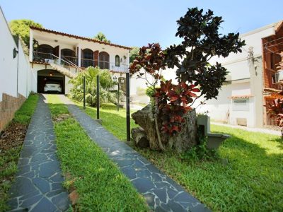 Casa à venda com 300m², 3 quartos, 1 suíte, 3 vagas no bairro Tristeza em Porto Alegre - Foto 36