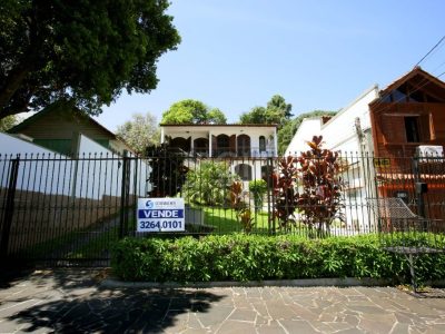 Casa à venda com 300m², 3 quartos, 1 suíte, 3 vagas no bairro Tristeza em Porto Alegre - Foto 39