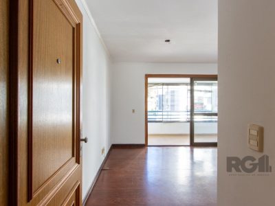 Apartamento à venda com 98m², 3 quartos, 1 suíte, 1 vaga no bairro Cristal em Porto Alegre - Foto 2