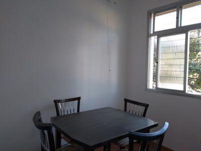 Apartamento à venda com 83m², 3 quartos, 1 vaga no bairro Cristal em Porto Alegre - Foto 2