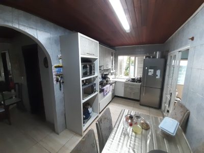 Casa à venda com 230m², 3 quartos, 1 suíte, 3 vagas no bairro Jardim Planalto em Porto Alegre - Foto 11