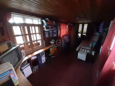 Casa à venda com 230m², 3 quartos, 1 suíte, 3 vagas no bairro Jardim Planalto em Porto Alegre - Foto 15