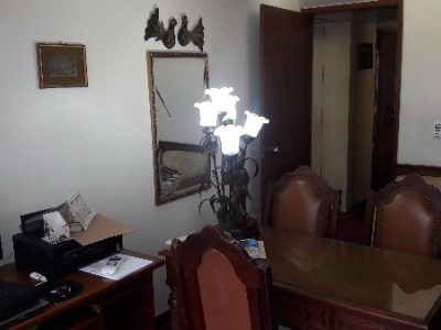 Apartamento à venda com 202m², 3 quartos, 1 suíte, 1 vaga no bairro Centro Histórico em Porto Alegre - Foto 6