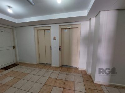 Apartamento à venda com 84m², 3 quartos, 1 suíte, 2 vagas no bairro Mont Serrat em Porto Alegre - Foto 32