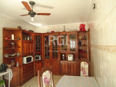 Casa à venda com 363m², 4 quartos, 2 suítes, 2 vagas no bairro Jardim Itu em Porto Alegre - Foto 11