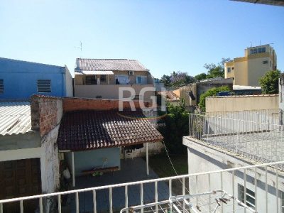 Casa à venda com 363m², 4 quartos, 2 suítes, 2 vagas no bairro Jardim Itu em Porto Alegre - Foto 24