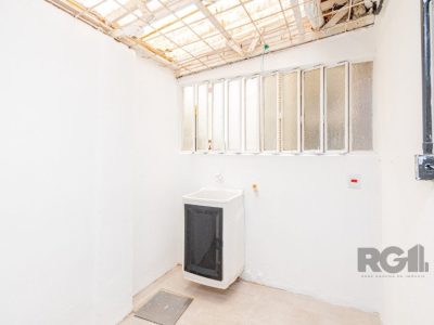 Apartamento à venda com 46m², 2 quartos, 1 suíte, 1 vaga no bairro Floresta em Porto Alegre - Foto 18