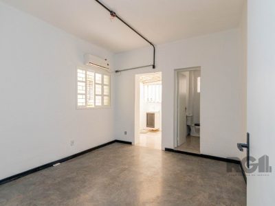 Apartamento à venda com 46m², 2 quartos, 1 suíte, 1 vaga no bairro Floresta em Porto Alegre - Foto 14