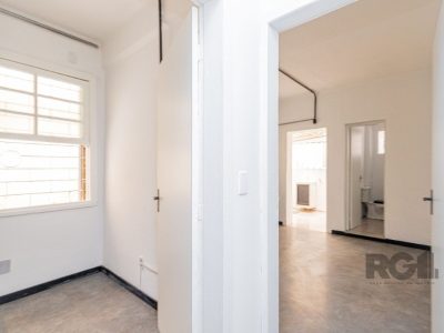 Apartamento à venda com 46m², 2 quartos, 1 suíte, 1 vaga no bairro Floresta em Porto Alegre - Foto 8