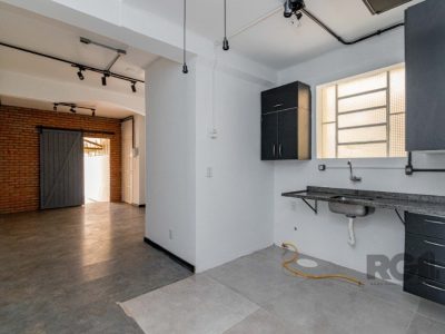 Apartamento à venda com 46m², 2 quartos, 1 suíte, 1 vaga no bairro Floresta em Porto Alegre - Foto 6