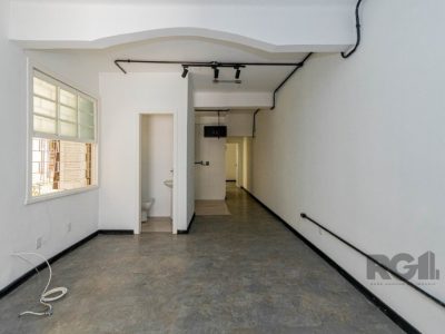 Apartamento à venda com 46m², 2 quartos, 1 suíte, 1 vaga no bairro Floresta em Porto Alegre - Foto 3