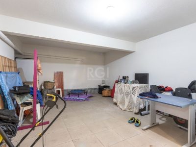 Casa à venda com 308m², 3 quartos, 1 suíte, 5 vagas no bairro Cristal em Porto Alegre - Foto 36