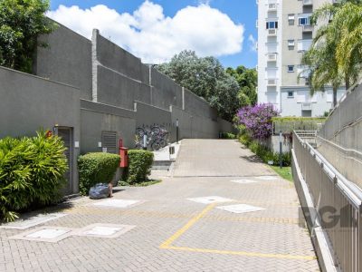 Apartamento à venda com 60m², 2 quartos, 1 suíte, 2 vagas no bairro Glória em Porto Alegre - Foto 42